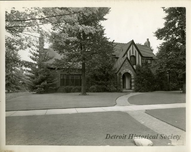 Home of Thomas Rinehart in Palmer Woods, 1937 - 2008.039.019