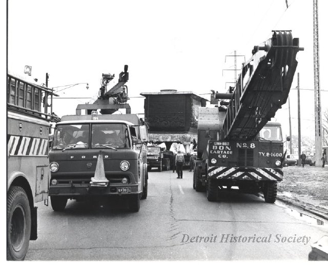 Moving the World's Largest Stove on Eight Mile Road, 1973