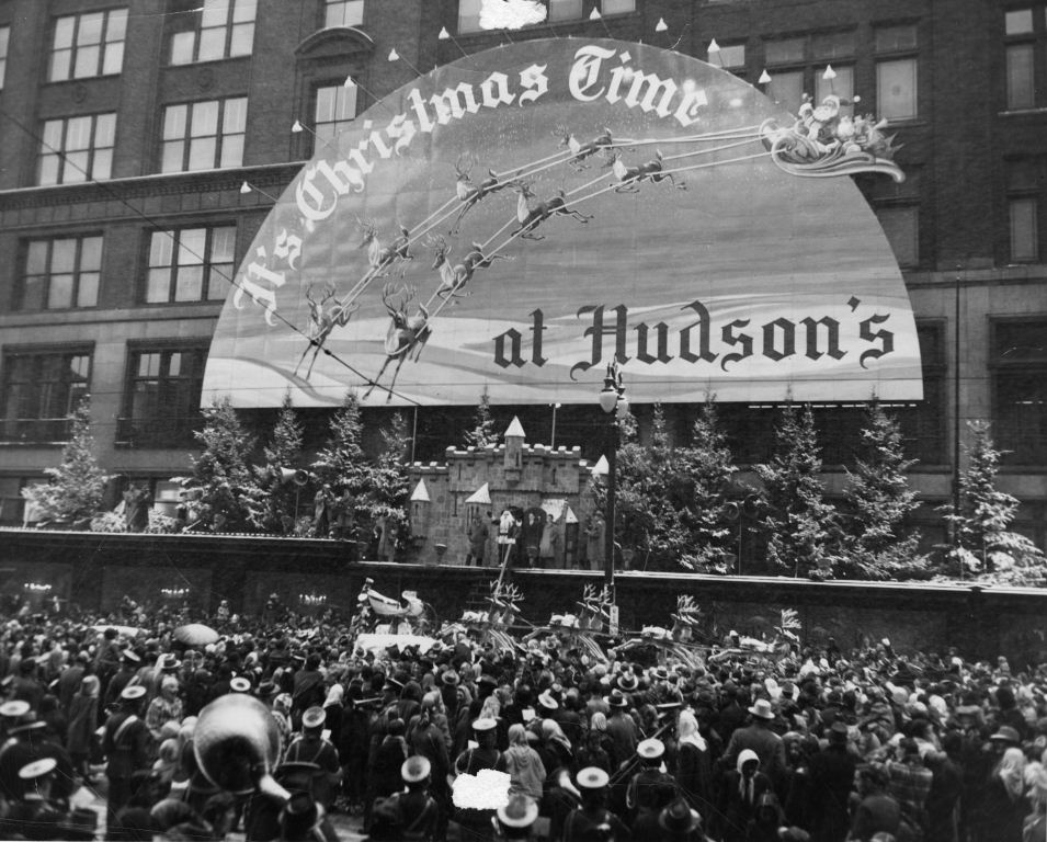 A crowd gathered to see Santa in 1949.