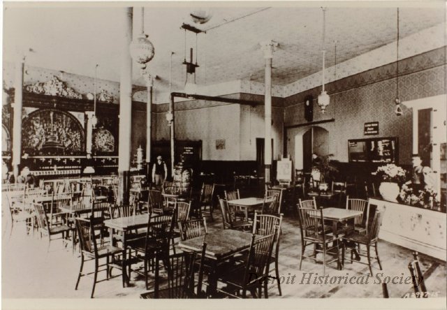 Interior of the Sanders Pavillion of Sweets, 1900 - 1995.012.052a