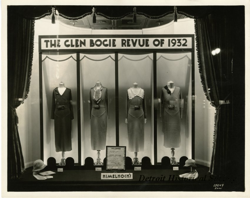 Himelhoch’s window display, 1932 – 2008.085.030