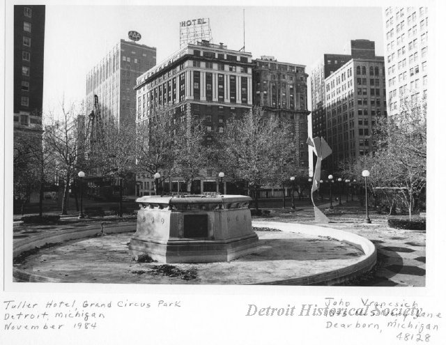 Edison Memorial Fountain in Grand Circus Park, 1984 - 2010.033.275