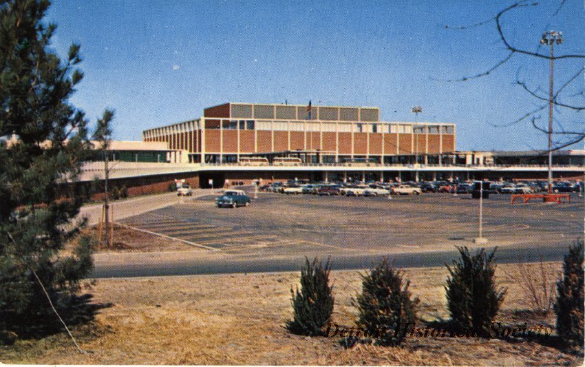 Postcard depicting Northland Center, c.1960 – 2011.036.158