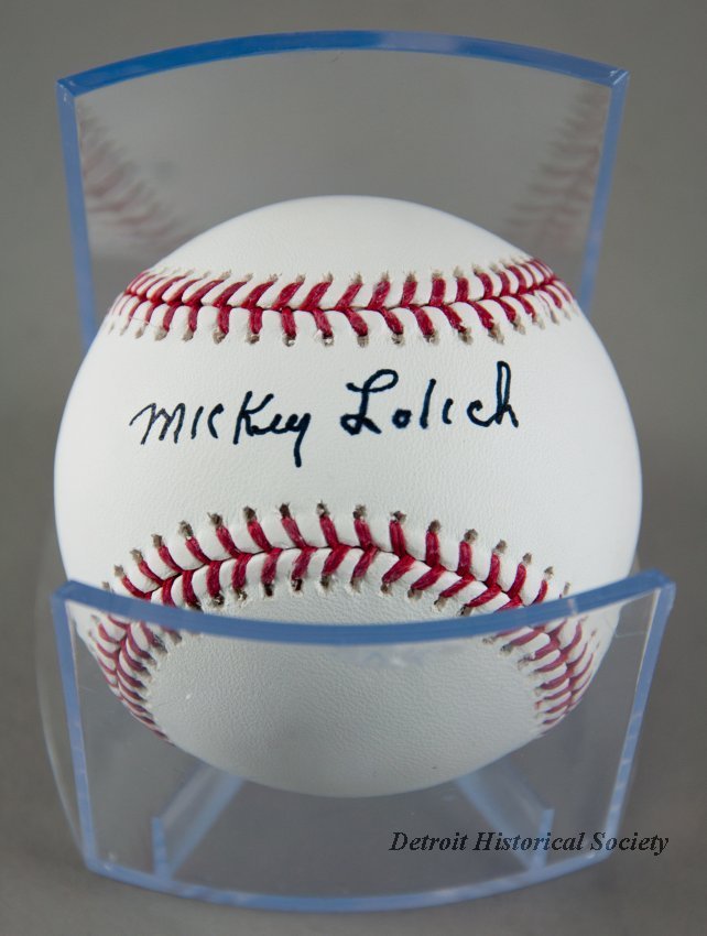 One baseball signed by 1968 Detroit Tigers team member, Mickey Lolich. 